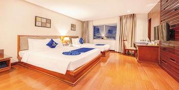 Junior, Triple, 1 Queen and 1 Single Bed, Bay View