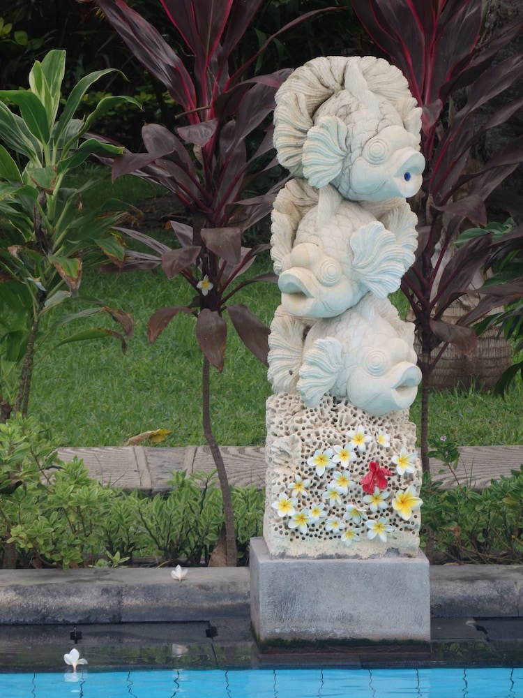 Tirta Sari Bungalows 53/66