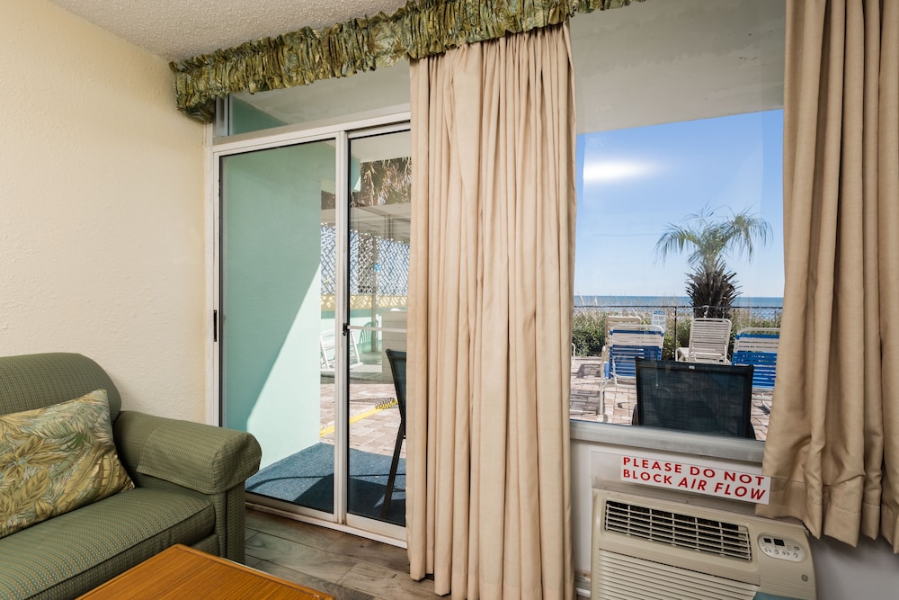 Beach Club At Montego Inn 38/66