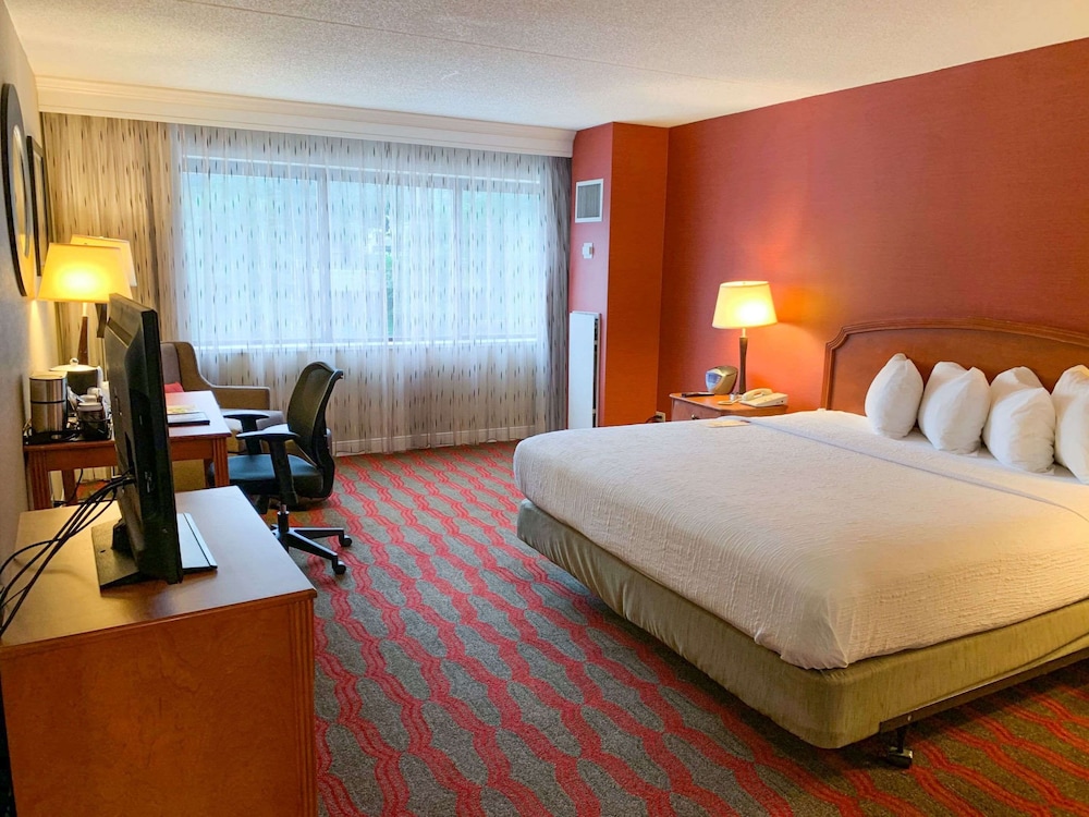 DoubleTree by Hilton New York LaGuardia Airport 7/54