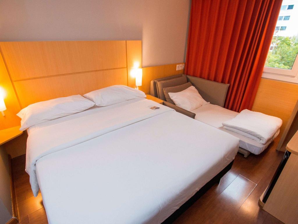 ROOM, DOUBLE BED, WITH CHILD EXTRA BED