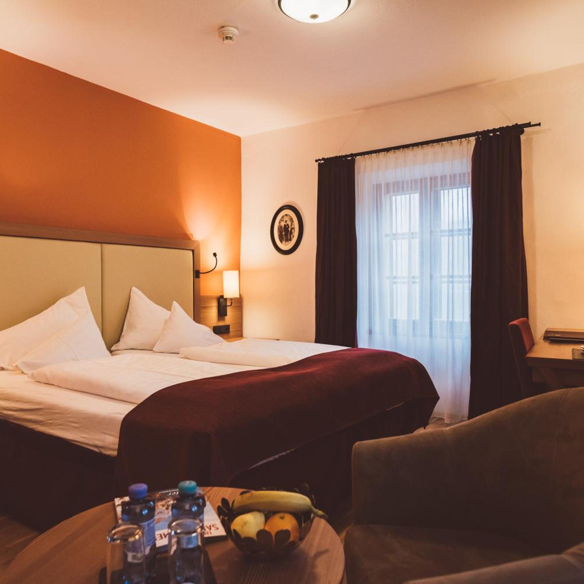 Deluxe, Double or Twin Bed