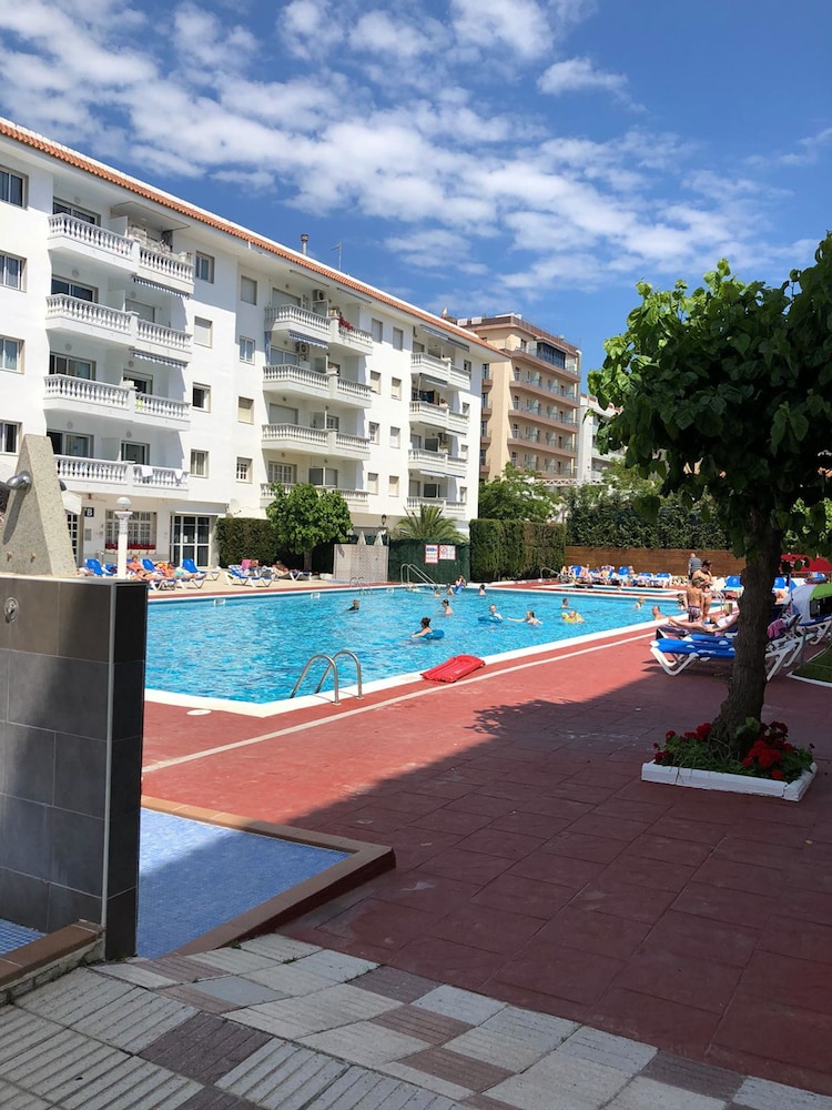 Europa Apartments 4/34