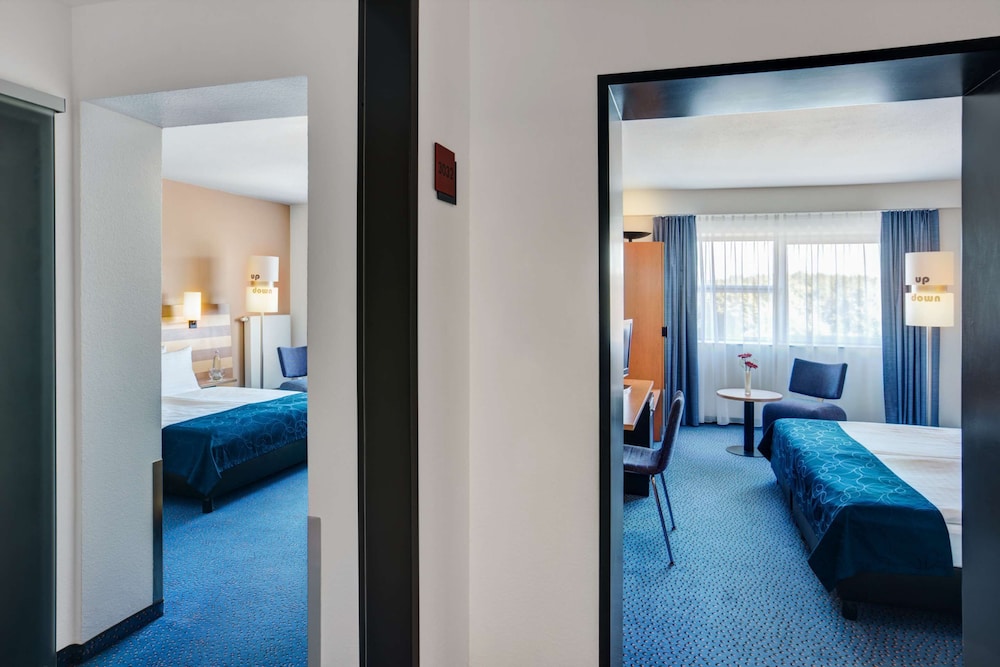 INTERCITY HOTEL FRANKFURT AIRPORT 12/61