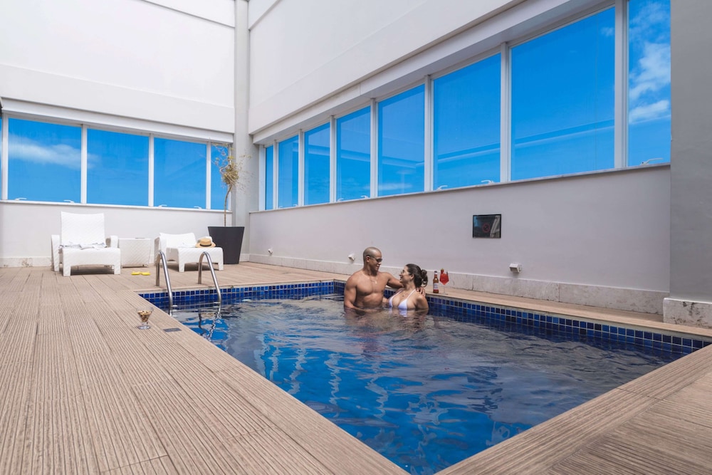Golden Tulip Porto Vitoria 39/72