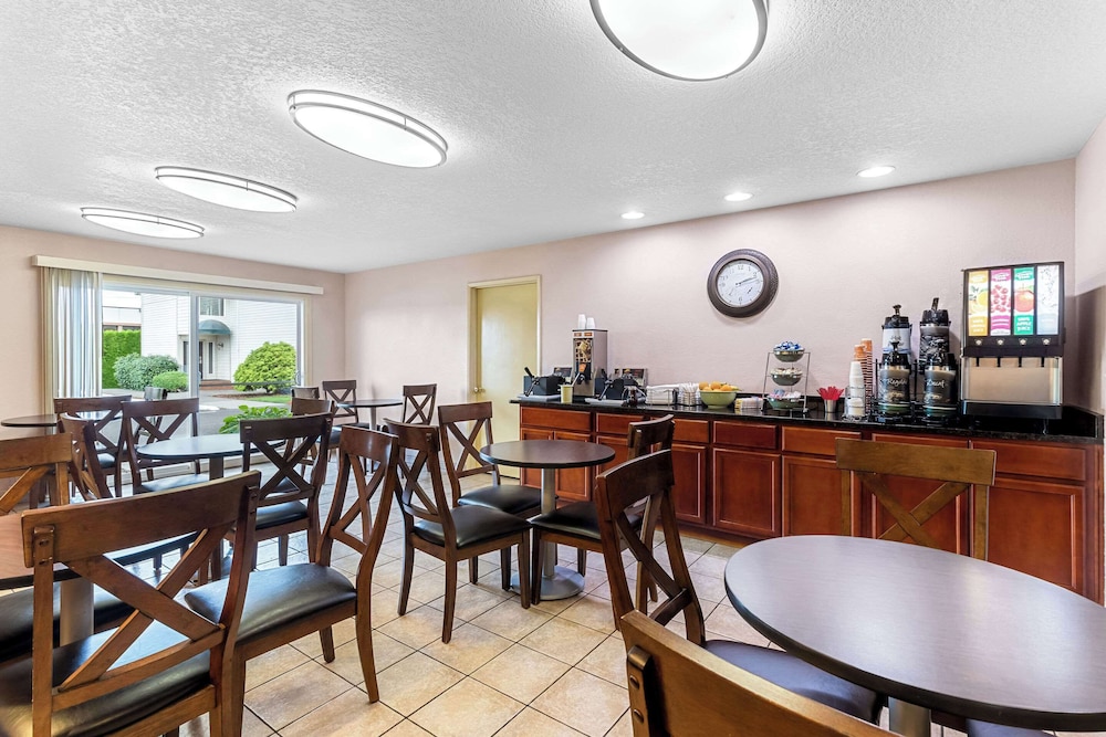Quality Inn & Suites Vancouver - Hazel Dell 38/59