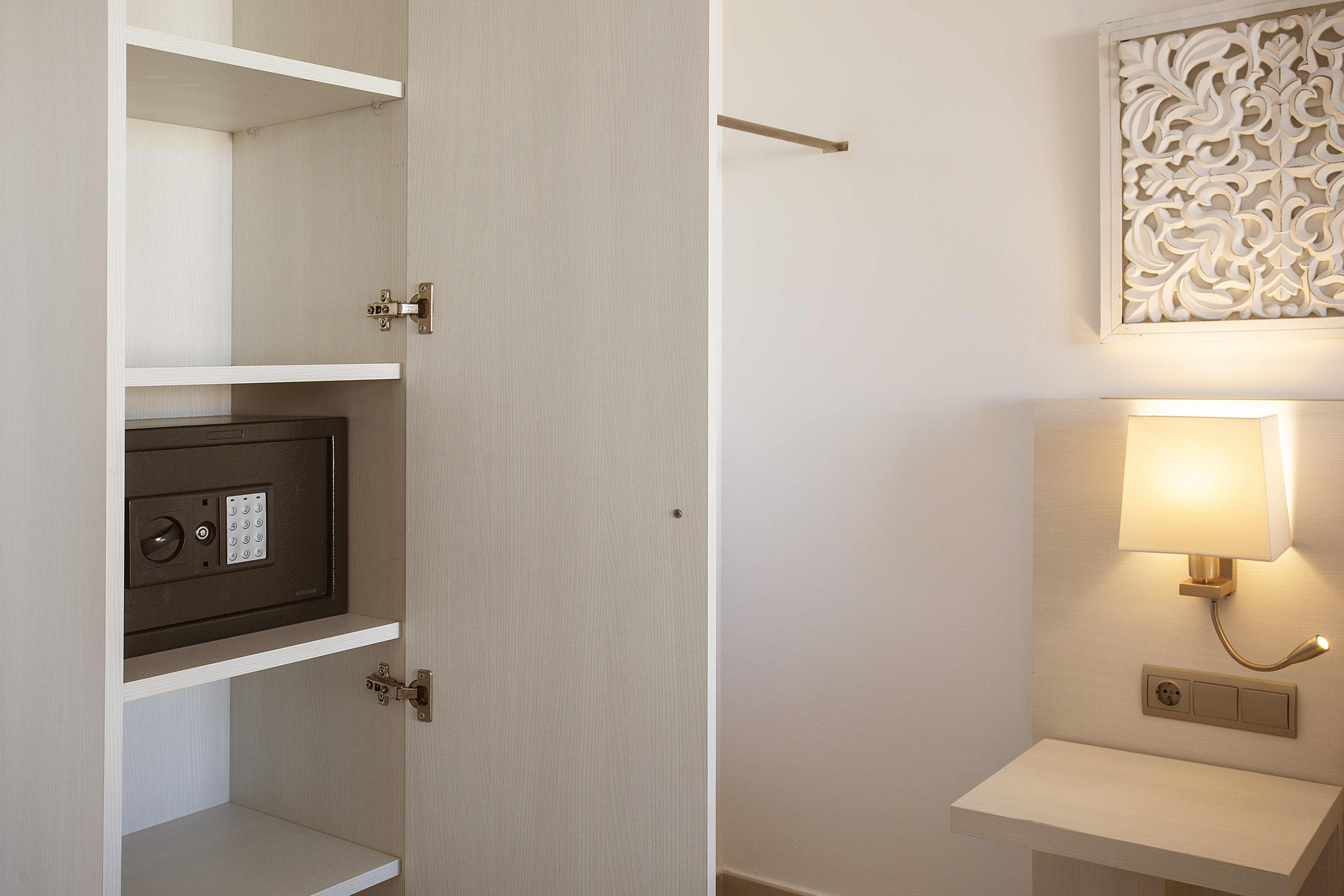 جناح جونيور مفرد، Hotel Puchet Ibiza 10/10