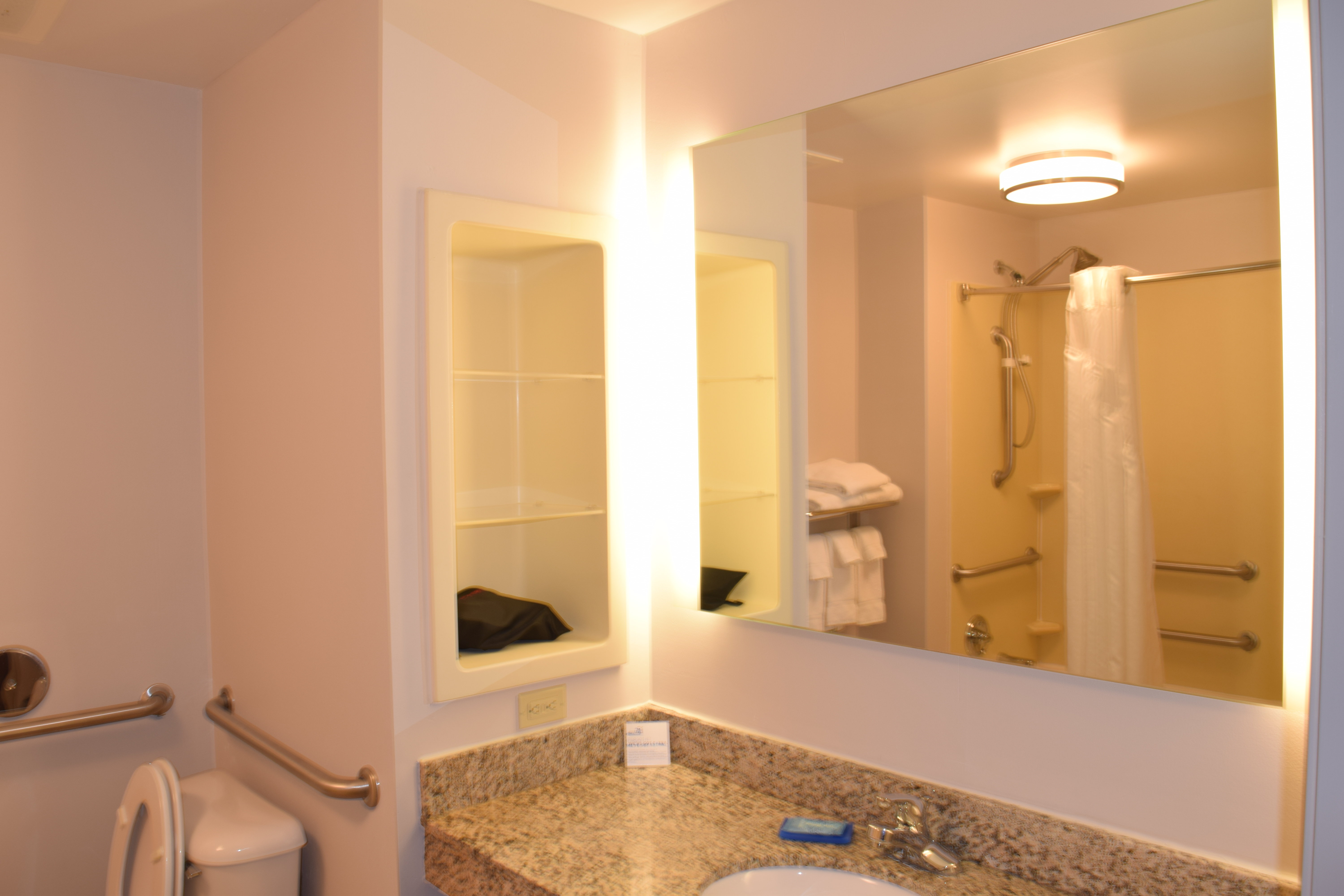 Holiday Inn Express Hotel Suites Sparta 48/49