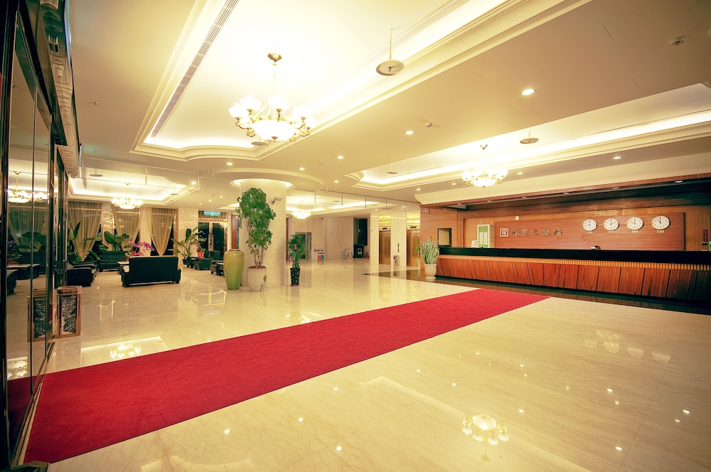 Yaling Hotel 7/40