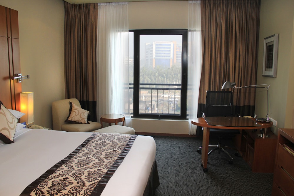 Radisson Blu Dhaka Water Garden 33/83
