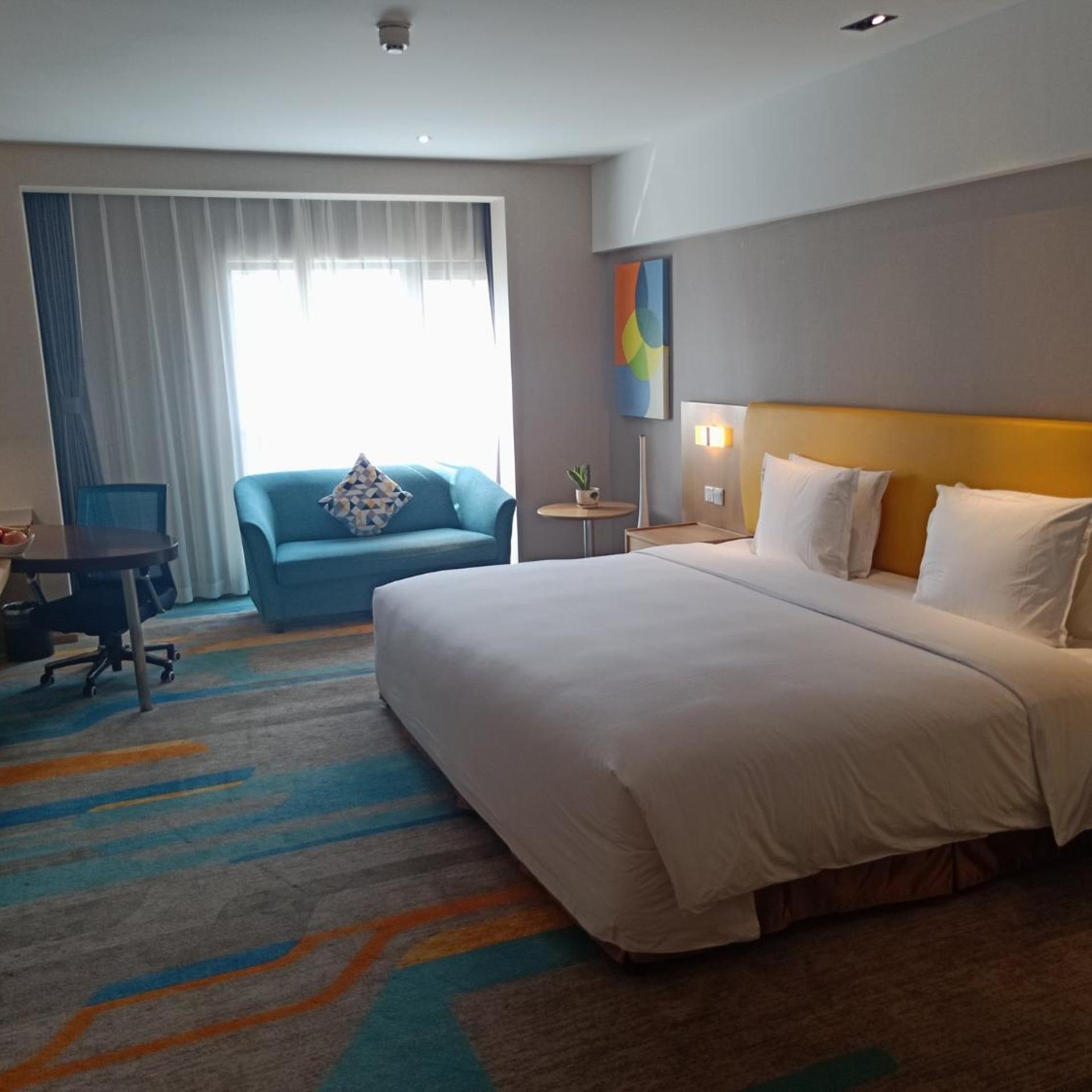 Xtra Space, Standard, King Bed