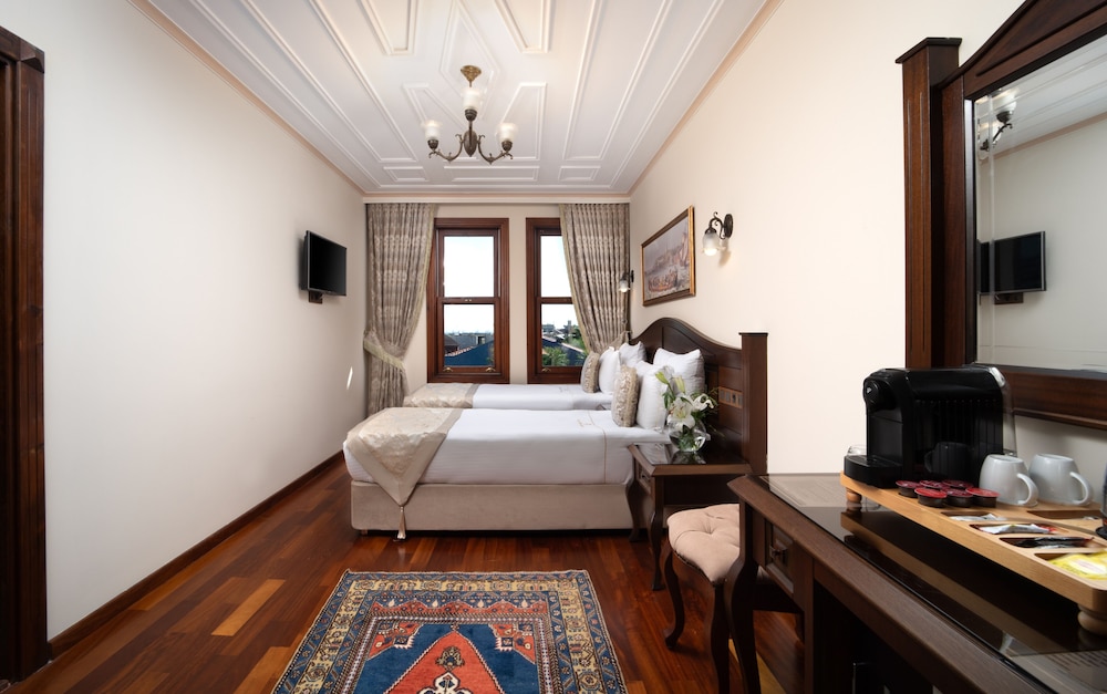 BENDER HOTEL 25/46
