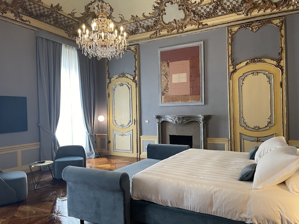 Palazzo Del Carretto Art Apartments 26/72
