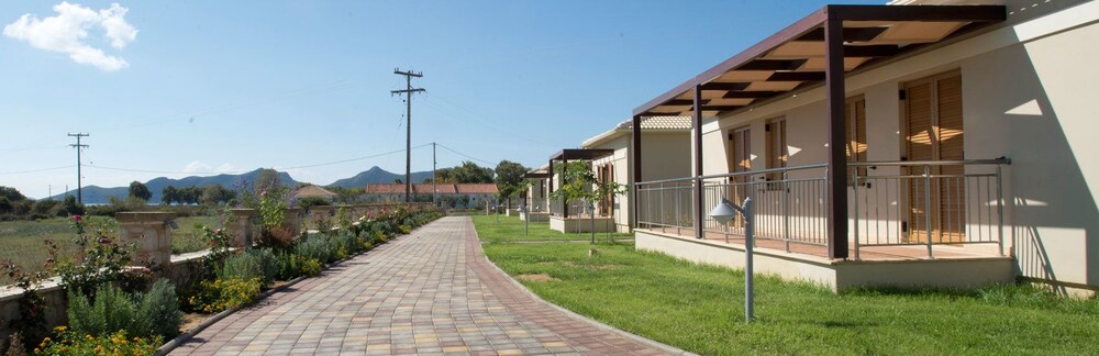 Niriides Luxury Villas 30/50