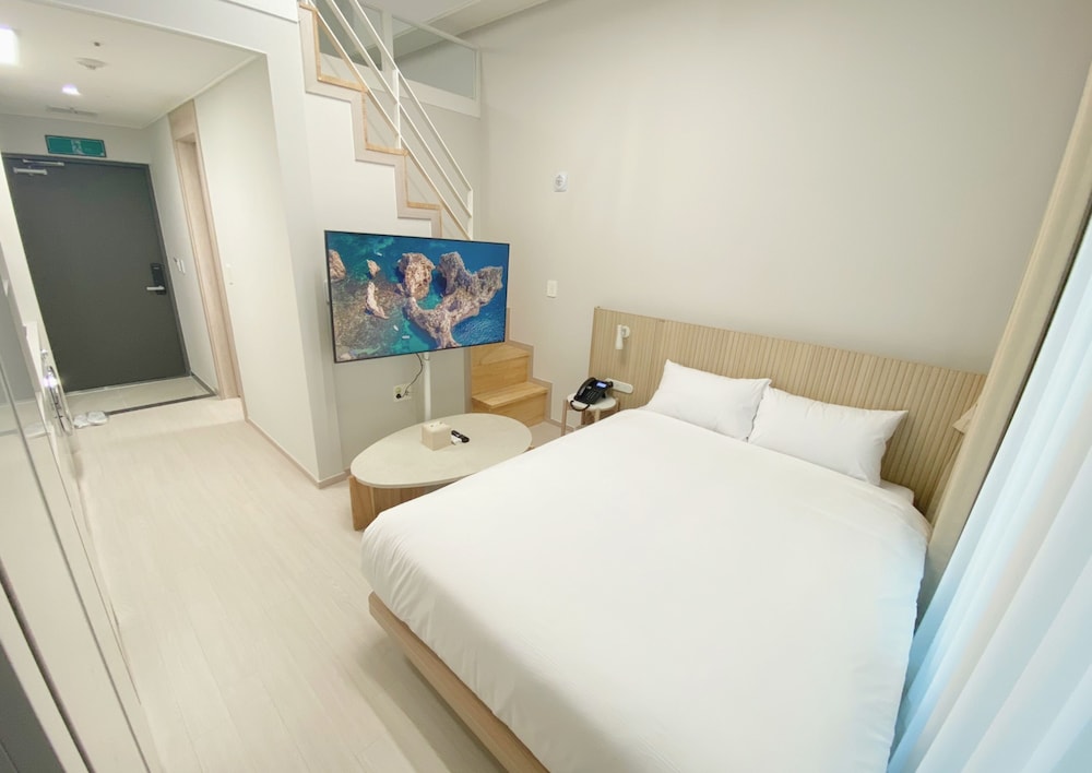 UH Flat the Sokcho 9/50