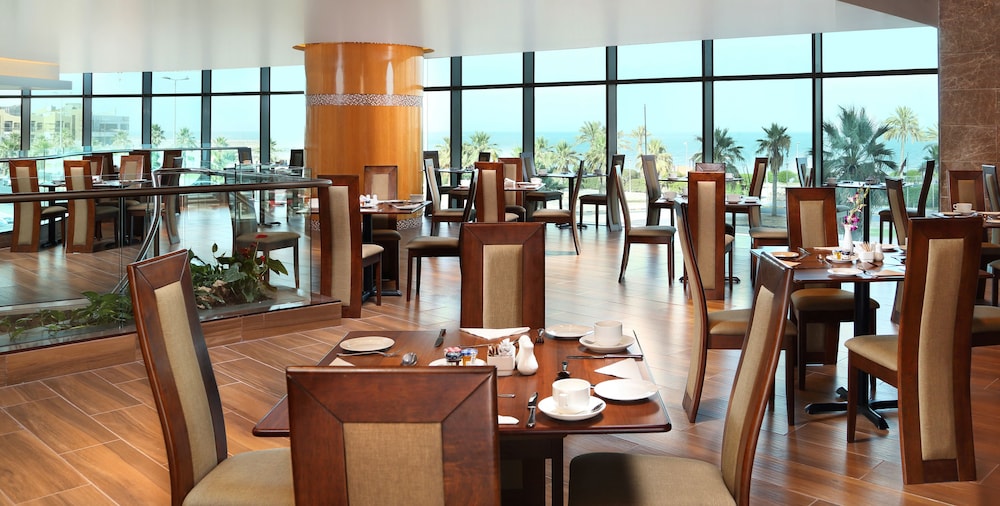 Kuwait Grand Hotel 57/64