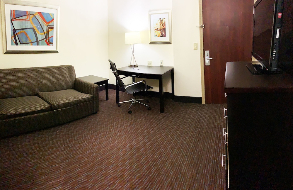 Holiday Inn Express Hotel Suites Gainesville 58/64