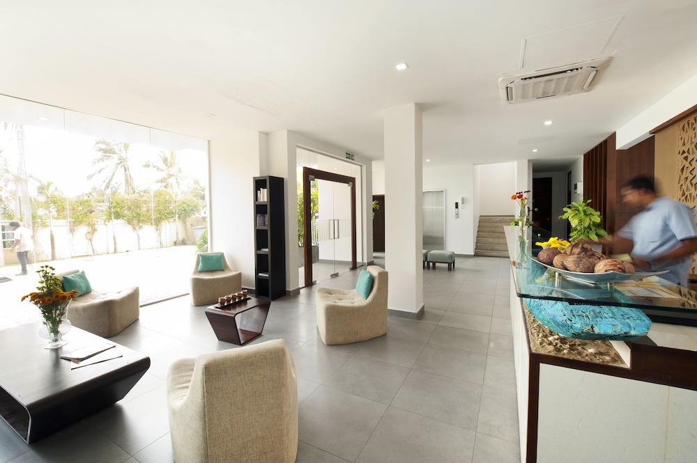 The Beach - All Suite Hotel 32/50