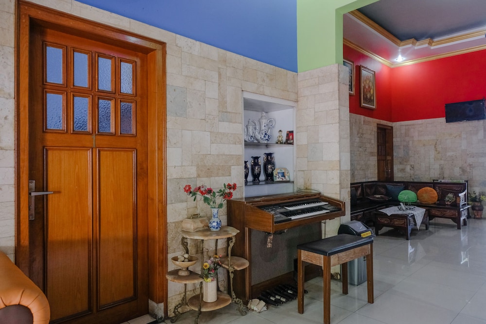 Hotel O Guest House Amalia Malang 46/52