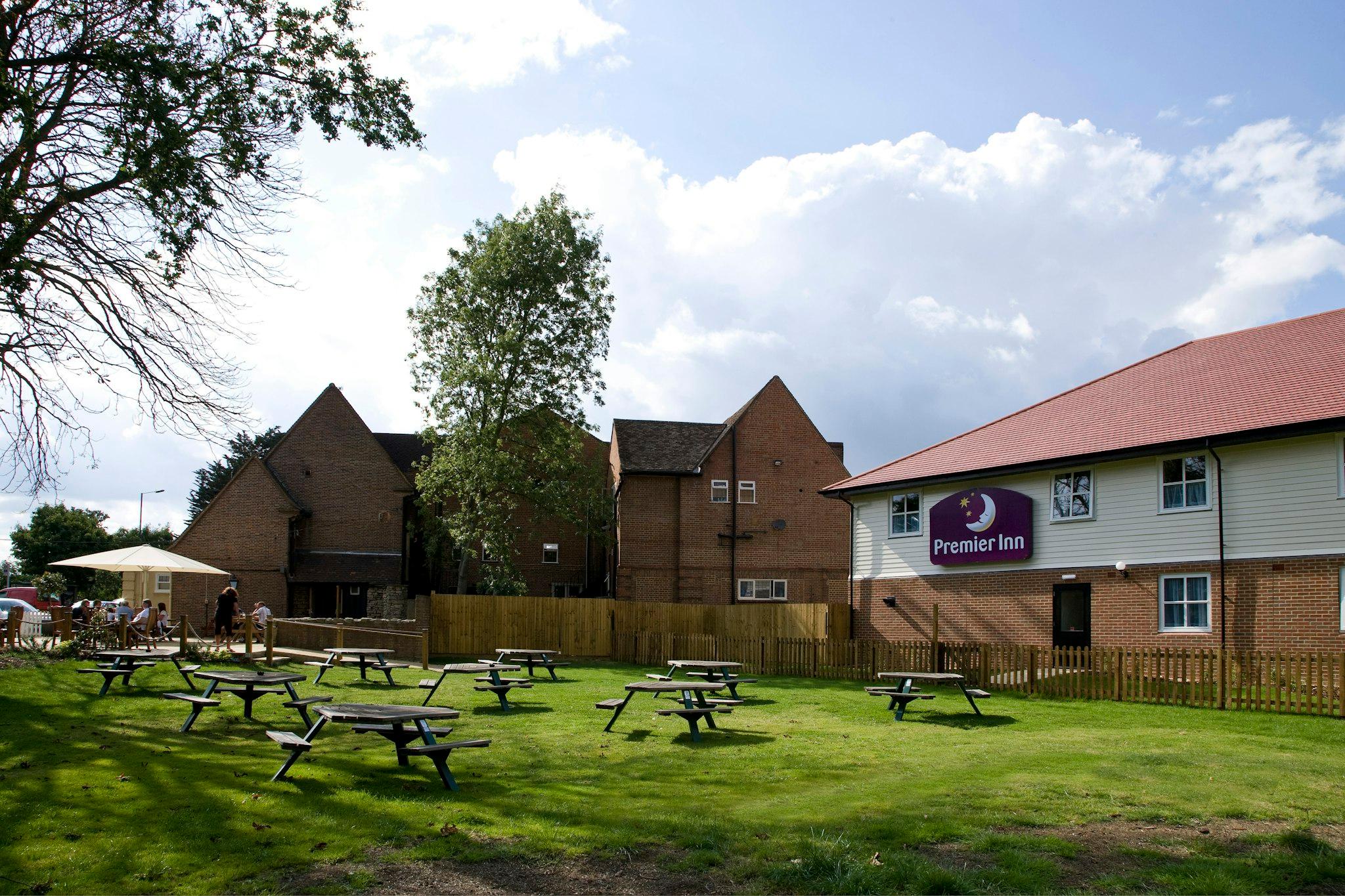 Premier Inn London Twickenham East 18/22