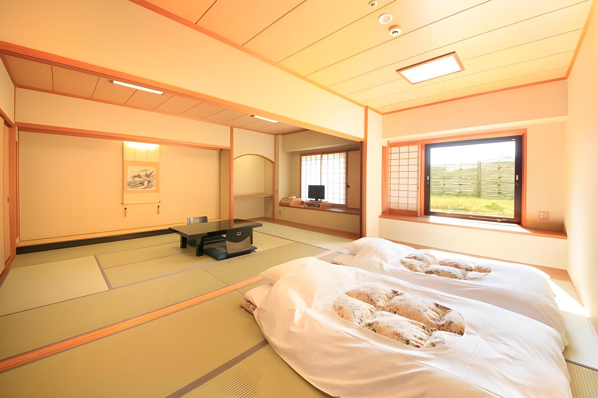 Japanese, Tatami, Smoking Type Not Guaranteed