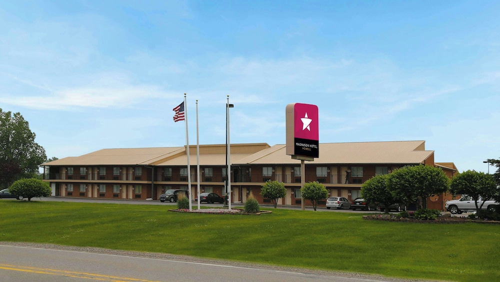 Magnuson Hotel Howell/Brighton 3/35
