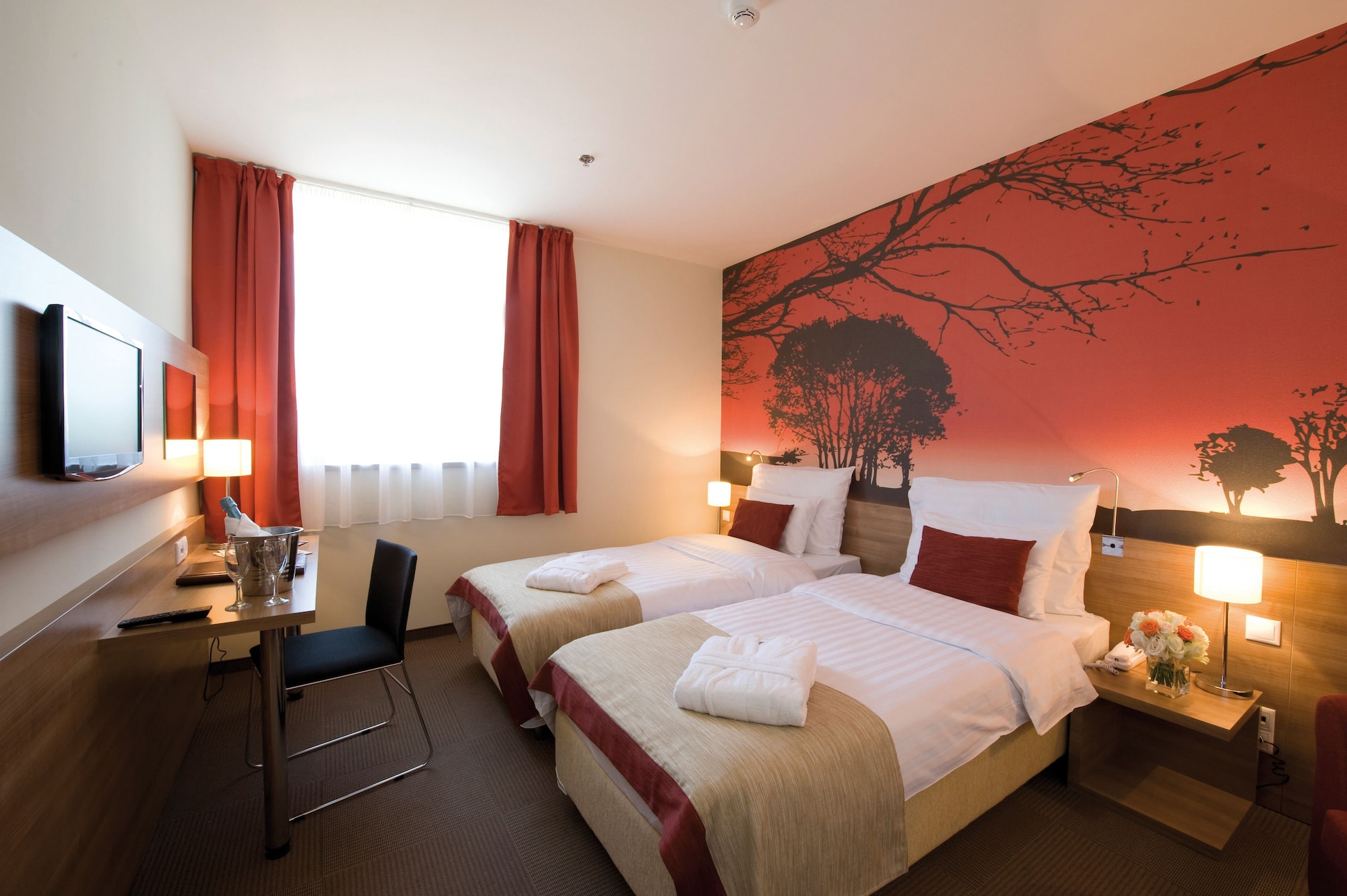 STANDARD, DOUBLE OR TWIN BED