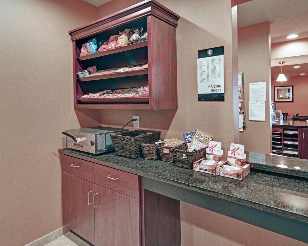 Cobblestone Inn Amp Suites Big Lake Tx 62/80