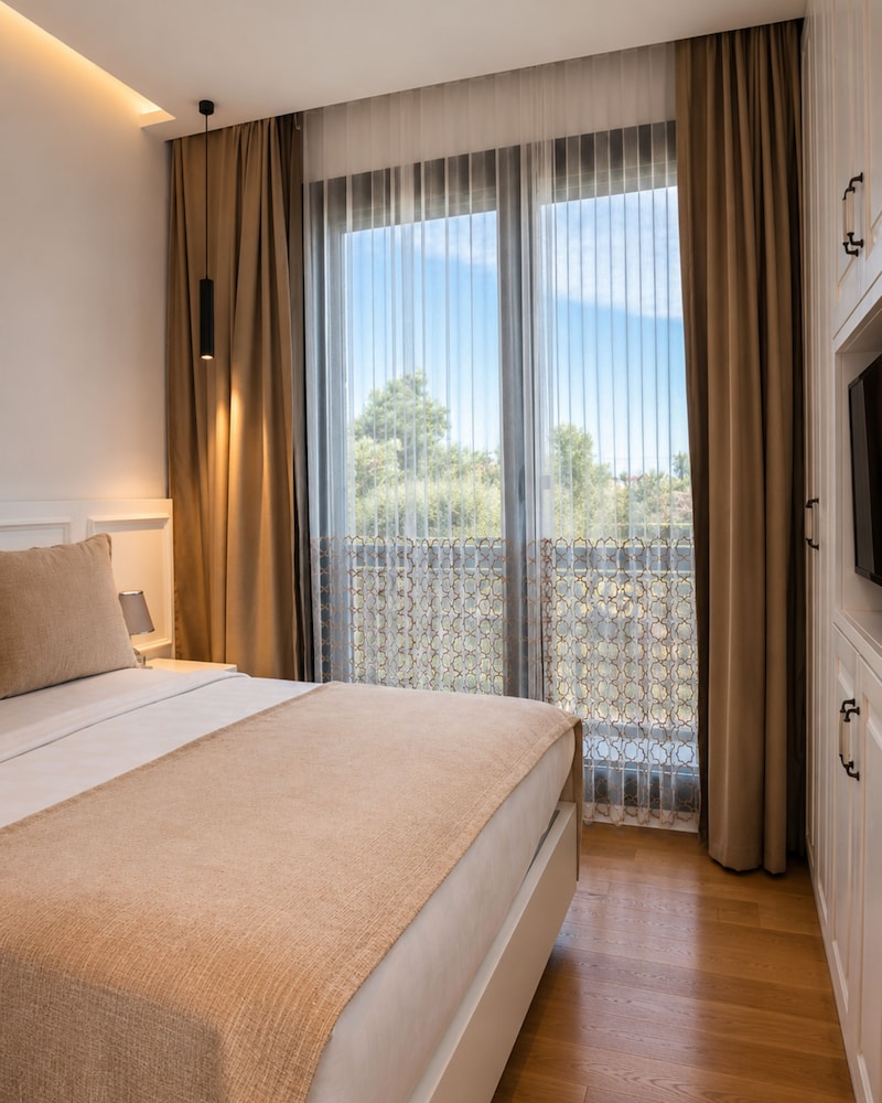Cunda Eye +16 Adult Only 10/50