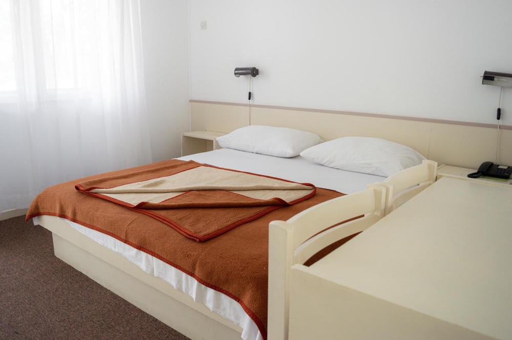 Hotel Miran Pirovac 20/55