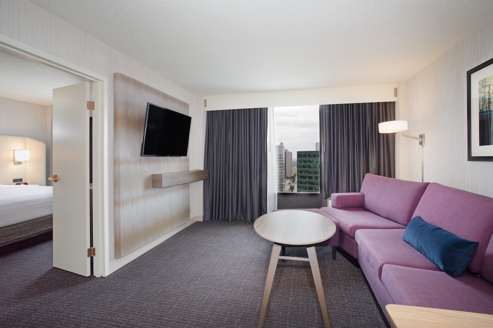 Crowne Plaza Kansas City Downtown 35/63