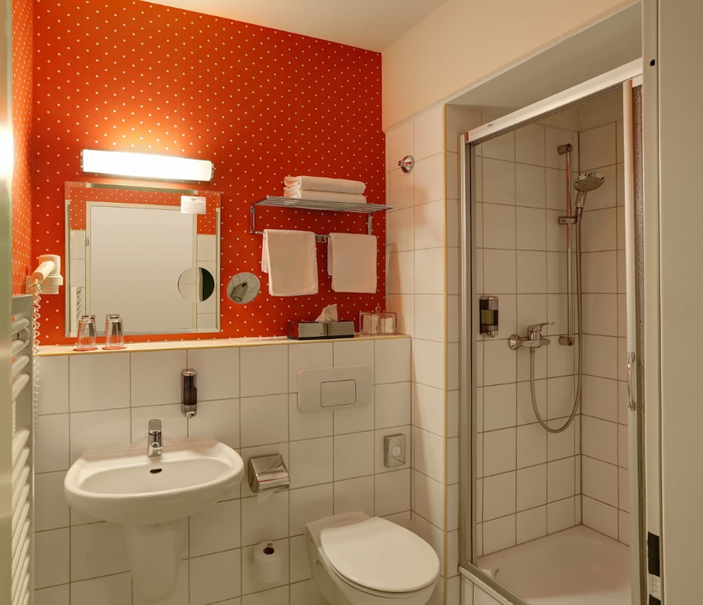 Grunau Hotel 31/33