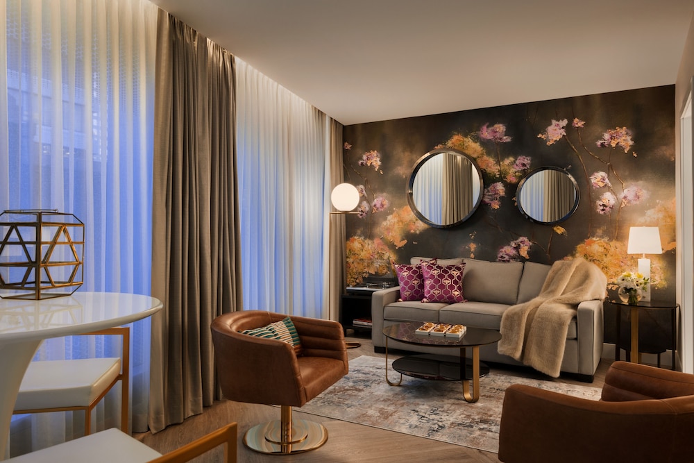 EXchange Hotel Vancouver 42/67