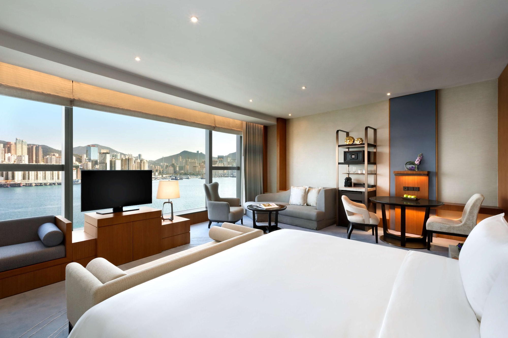 PREMIER, KING BED, SEA VIEW