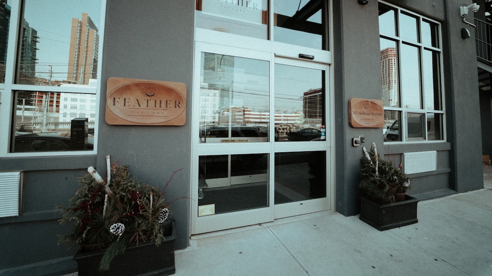 The Feather Factory 40/46