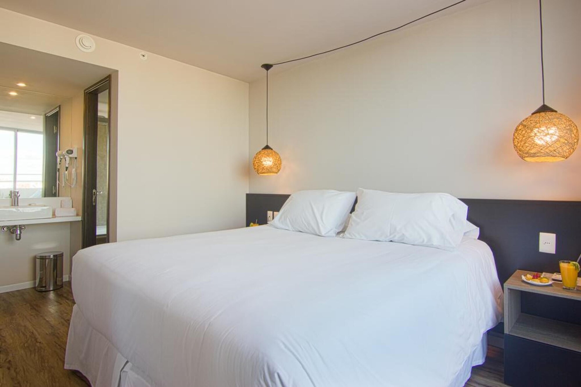 EXECUTIVE, KING BED, TERRACE