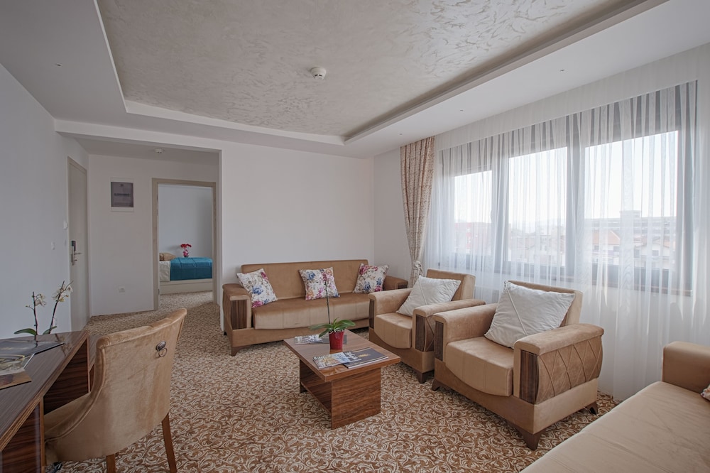 New Hotel 23/40