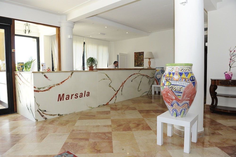 Delfino Beach Hotel 7/50
