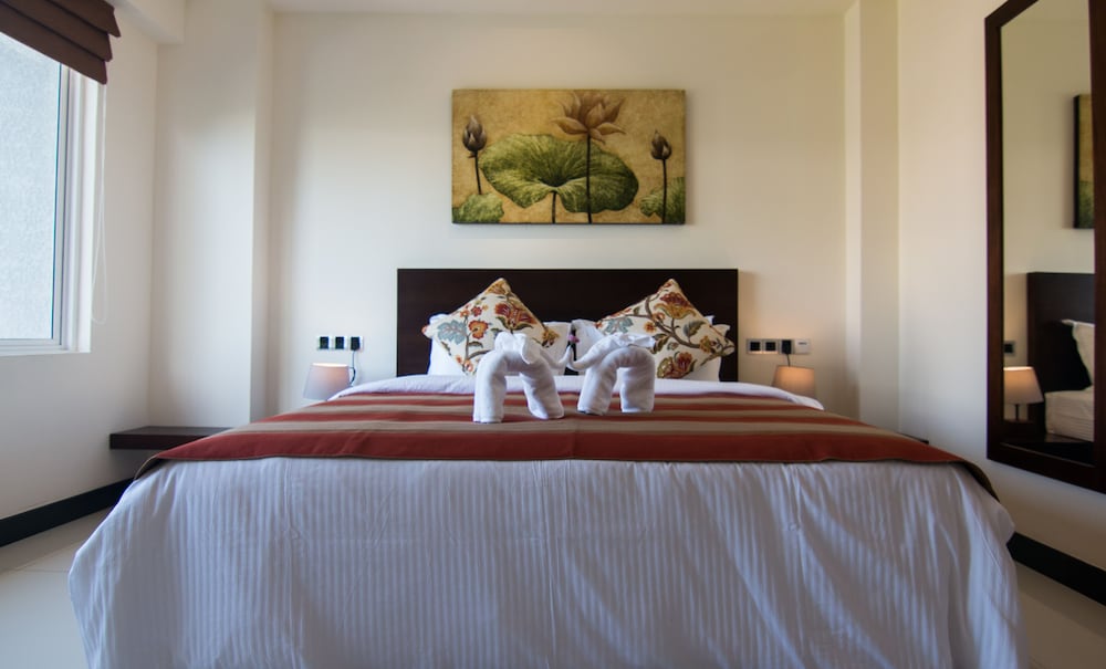 3 BEDROOMS, PENTHOUSE SUITE