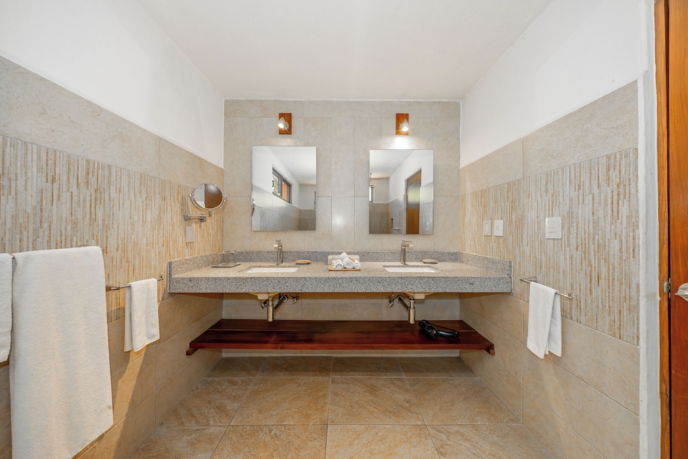 Riviera Maya Suites 21/50