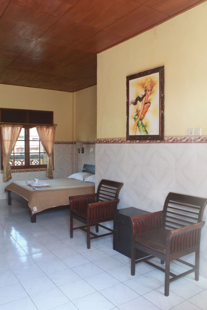 Gora Beach Inn 33/53
