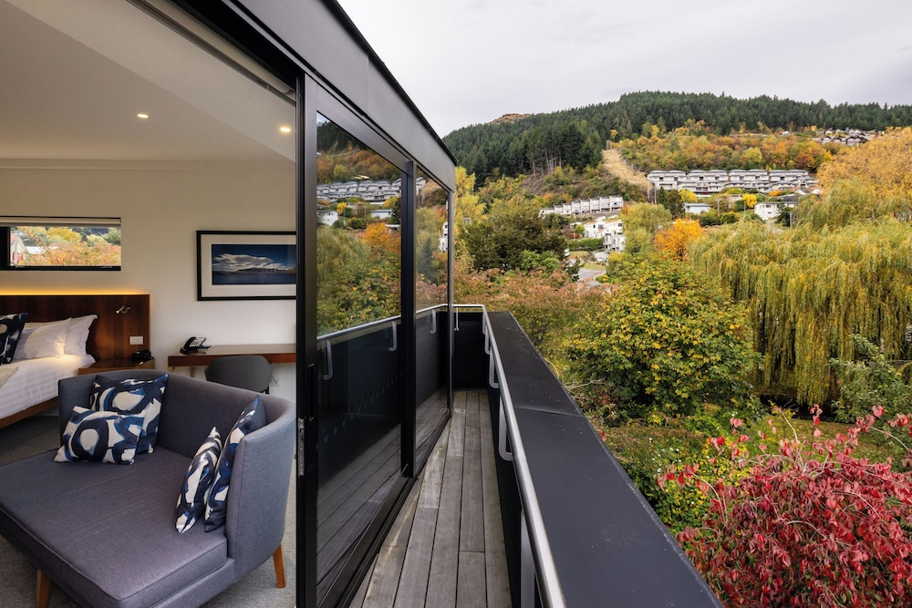 Queenstown Park Boutique Hotel 69/77
