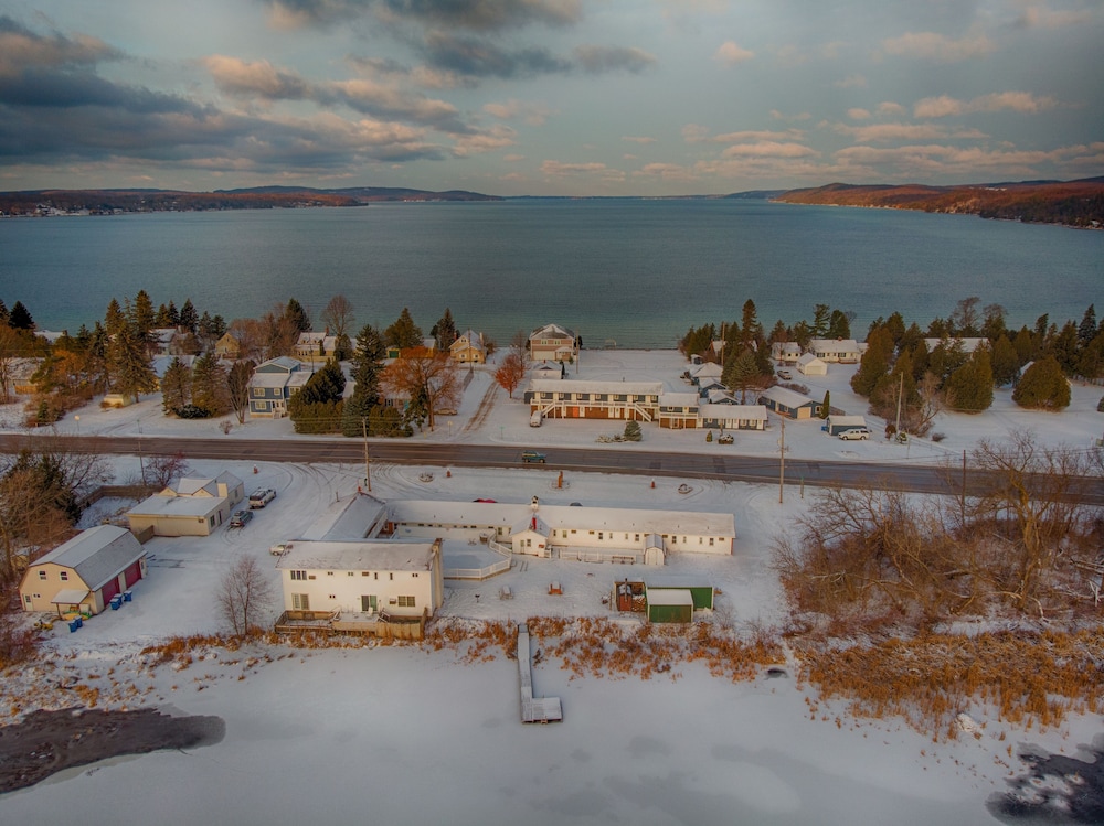 Coastal Inn 28/36