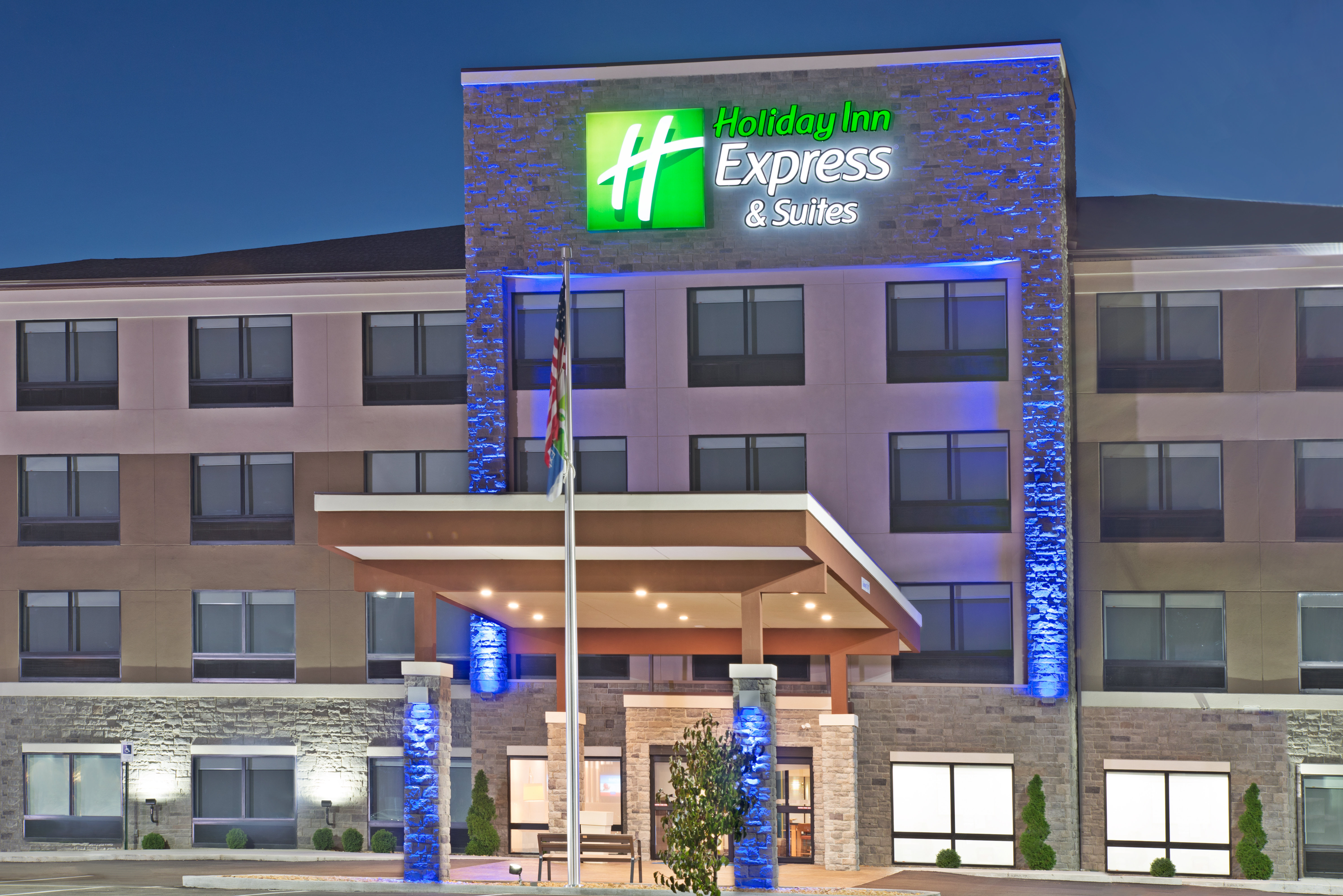 Holiday Inn Express & Suites UNIONTOWN 2/54