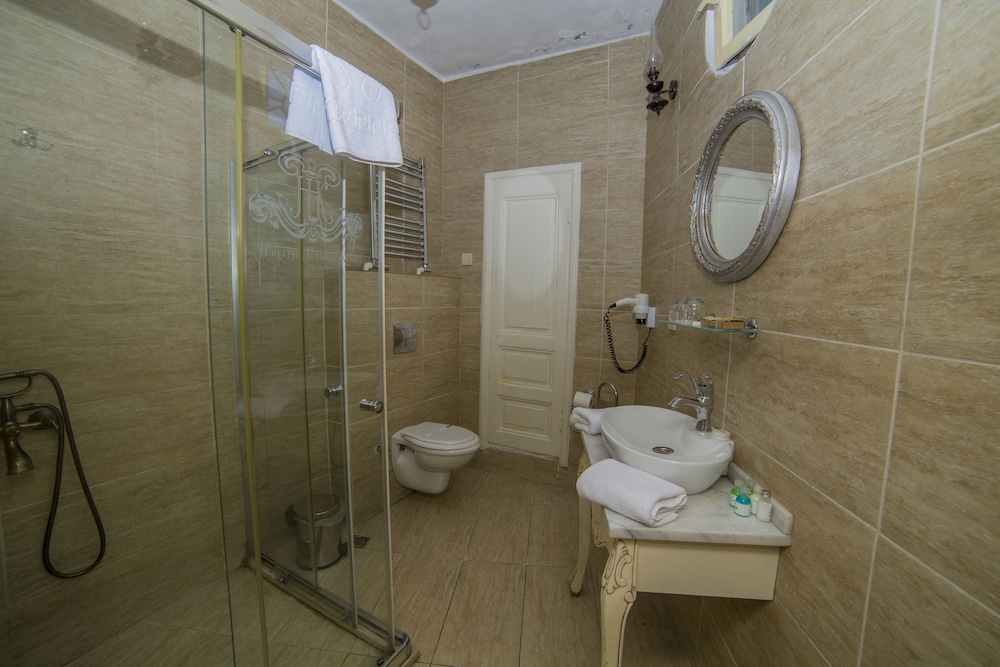 HHK Hotel 45/50