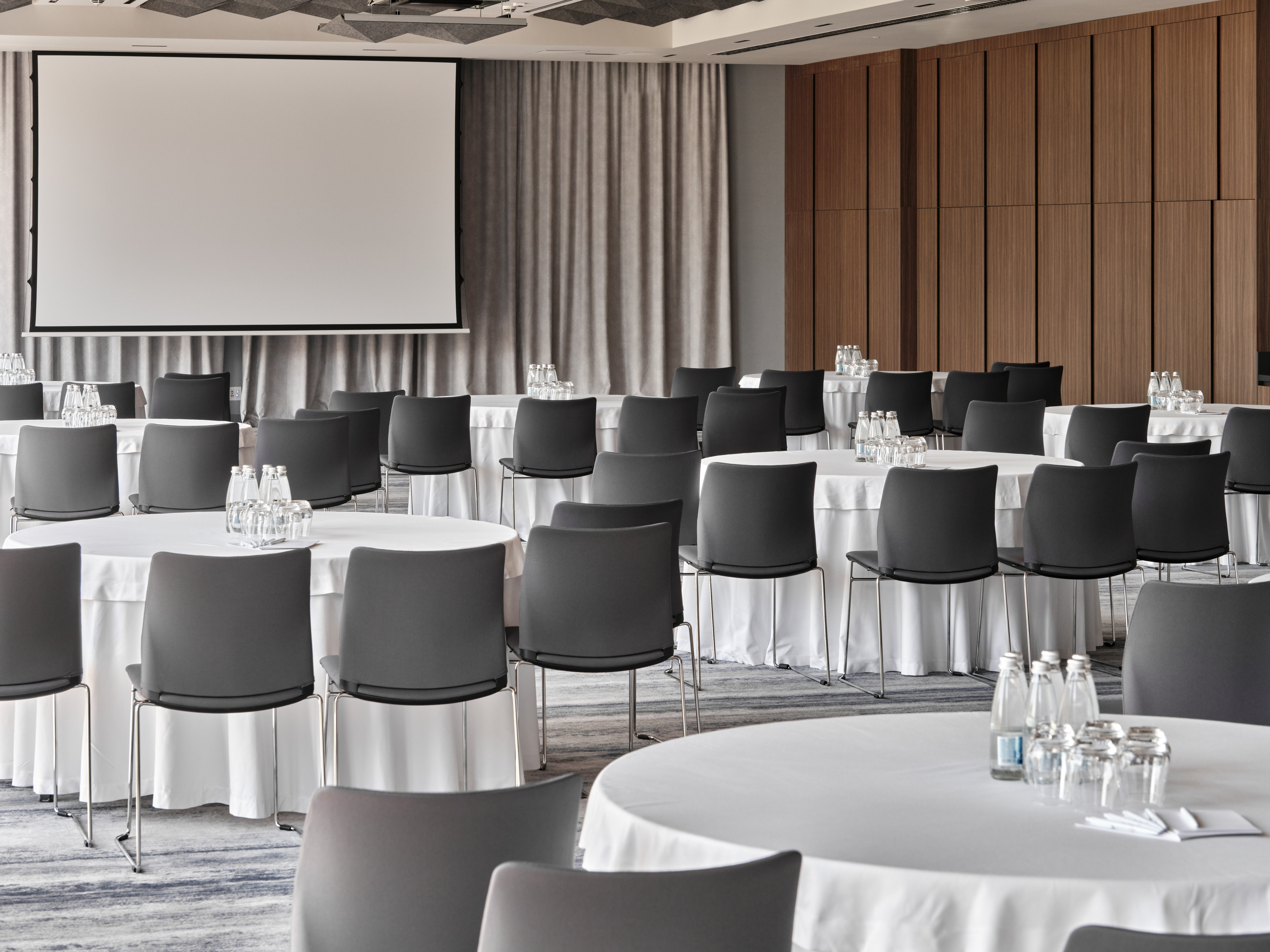 Crowne Plaza Sofia An Ihg Hotel 52/62