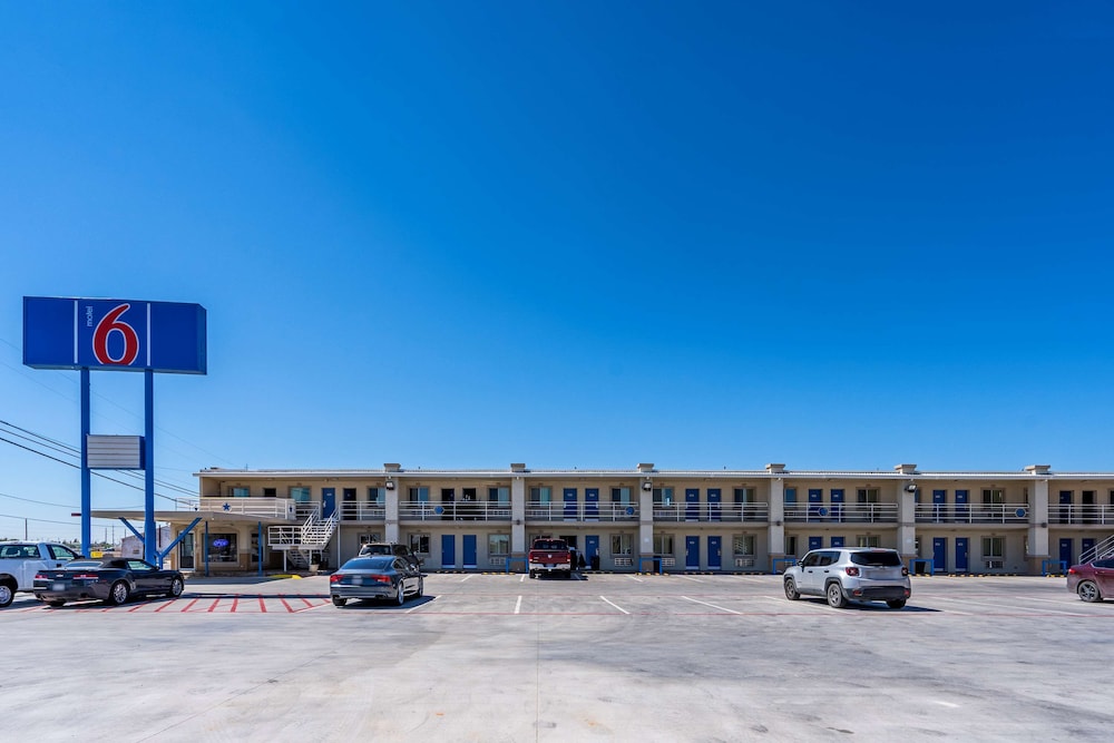 Motel6 Odessa, TX 2nd Street 23/26