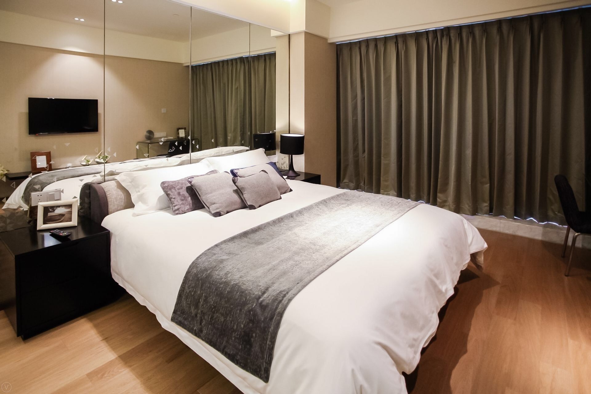 DELUXE, APARTMENT