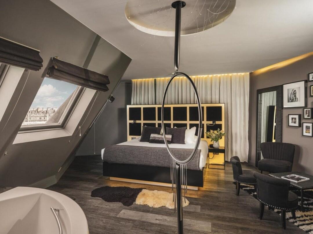 Dream, King Bed