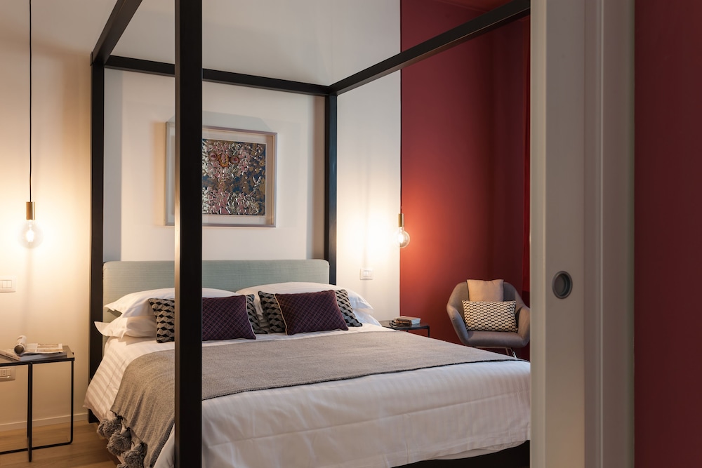Lorena Suites & Apartments 12/61
